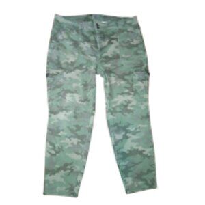 womans size 20W green camo high waisted jeans with pockets